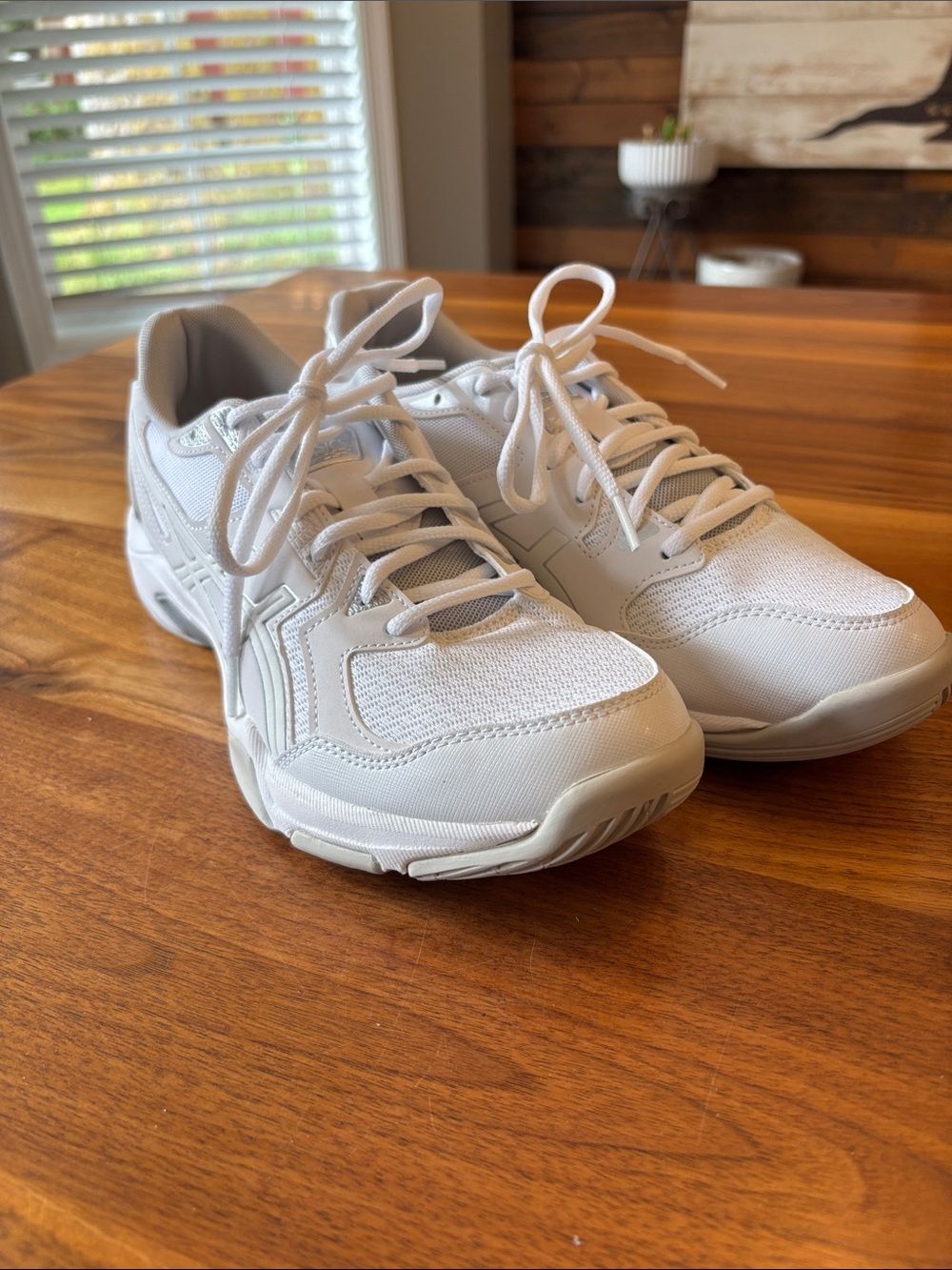 Asics White Gel-Rocket 10 Running Women’s Athletic Shoe Size 10.5